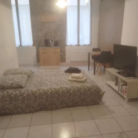 30m2 Centre Apartment *